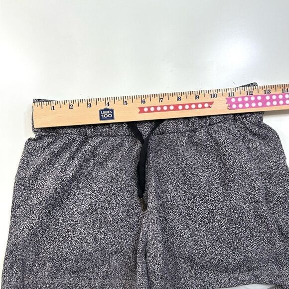 Lululemon On the Fly Shorts Sea Spray Alpine White Dark Chrome Size 4 - Picture 8 of 14